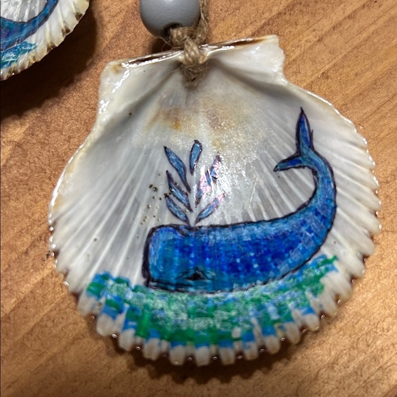 Hand-Painted Whale Scallop Shell Ornaments - Picture 2 of 5
